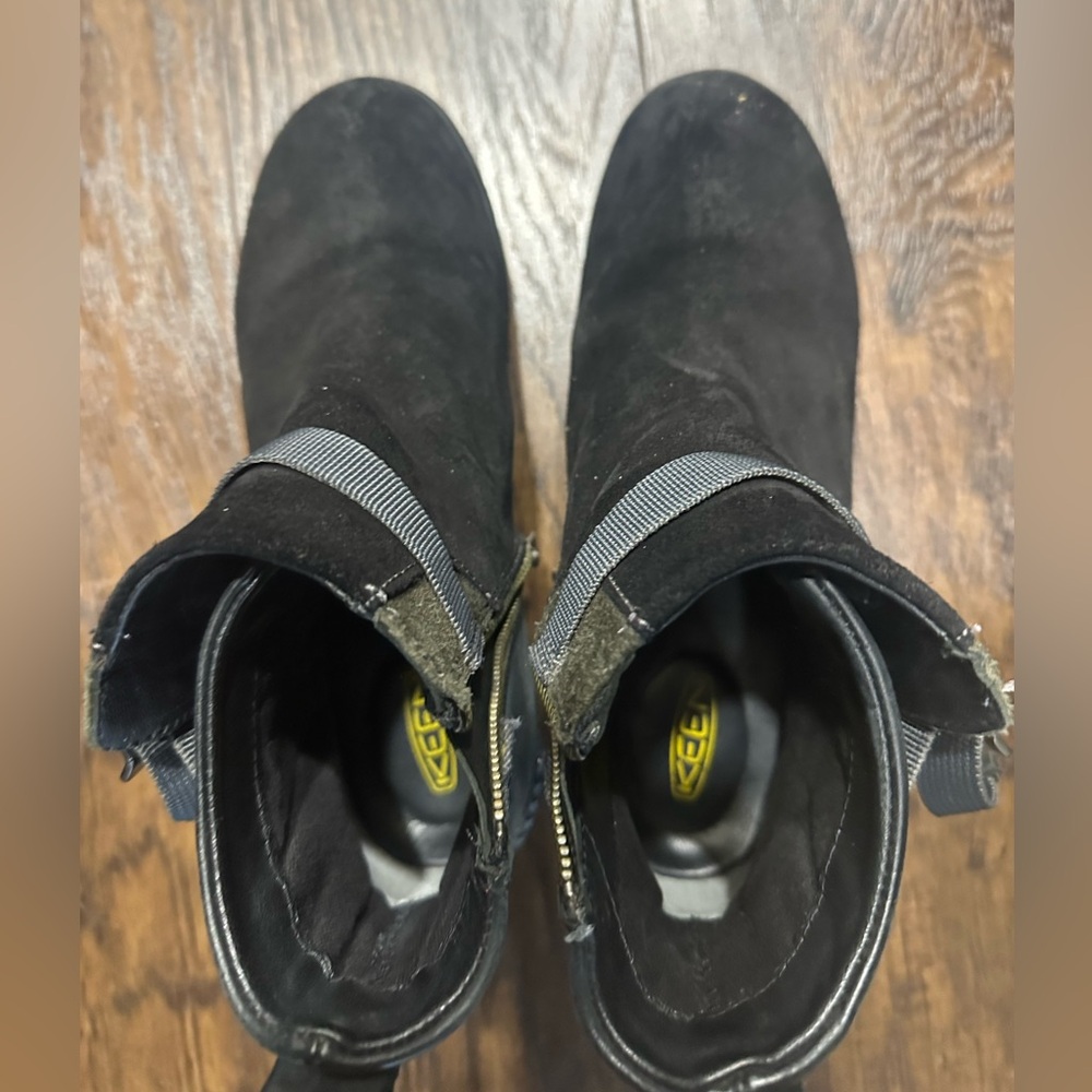 Keen booties